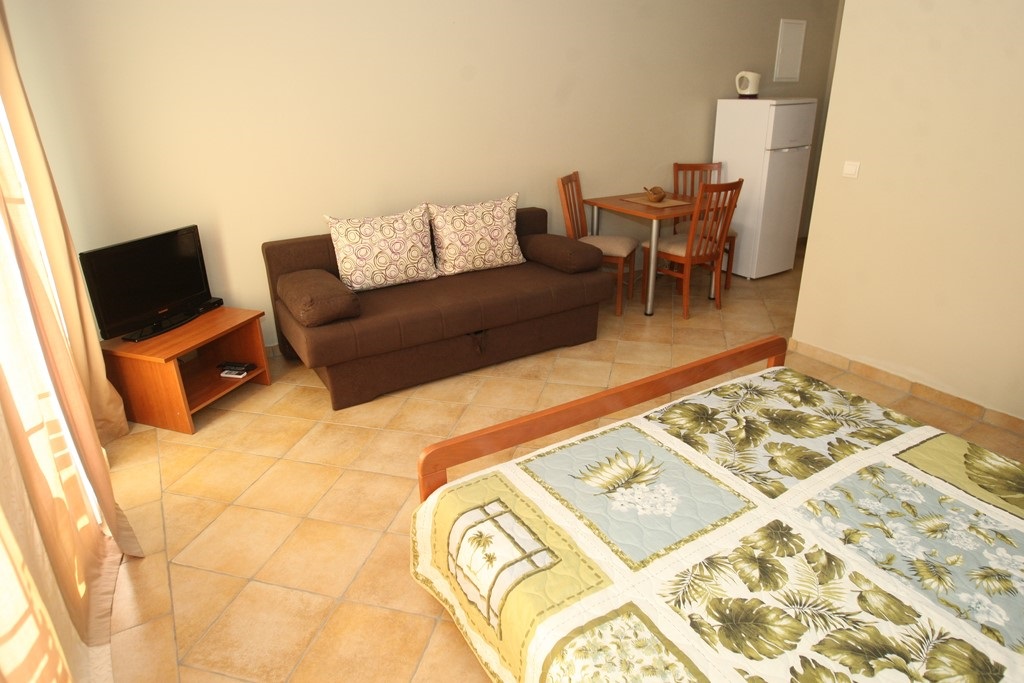 Apartment 4