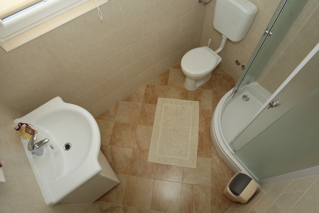 Apartment 5