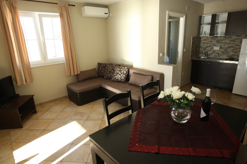 Apartment 5