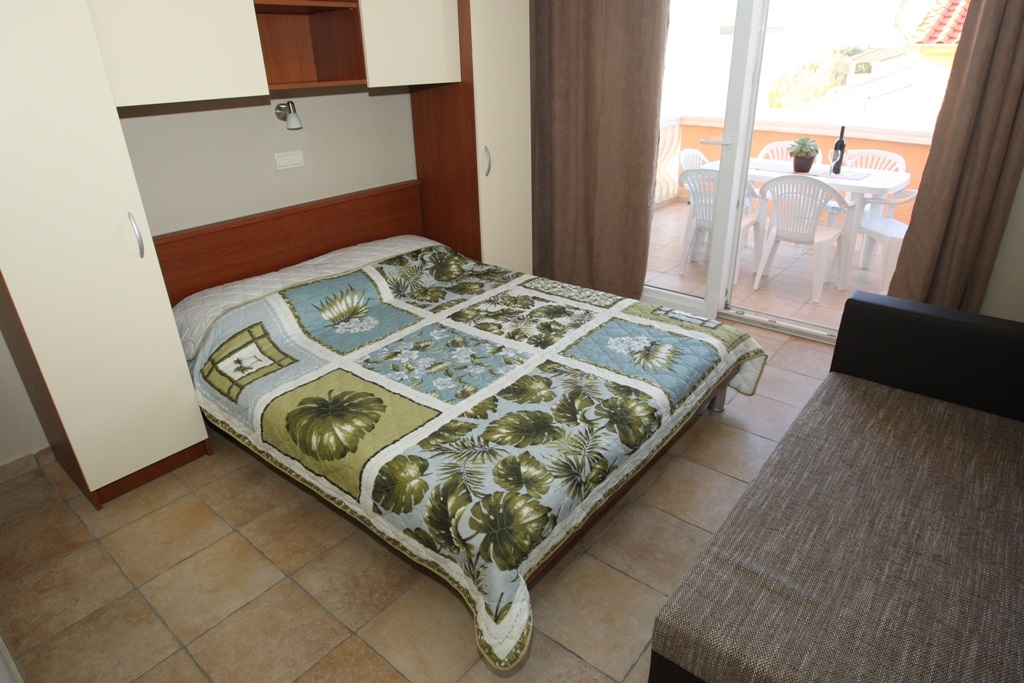 Apartment 6