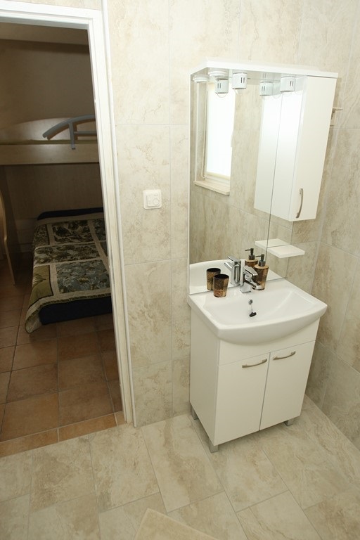 Apartment 6